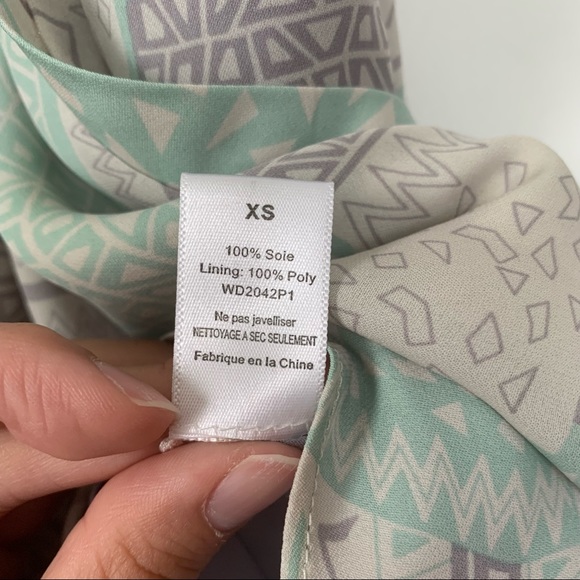 ADDISON Downey V Neck Silk Romper - Picture 9 of 9